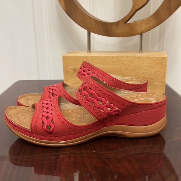 Red Embroidered Sandals- 7.5 US - Picture 1 of 6